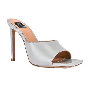 Lita by Ciara Silver Italian/Nappa Leather Solid Square Tow Slides NEW!!!!🖤
